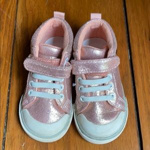 See Kai Run sneakers size 6